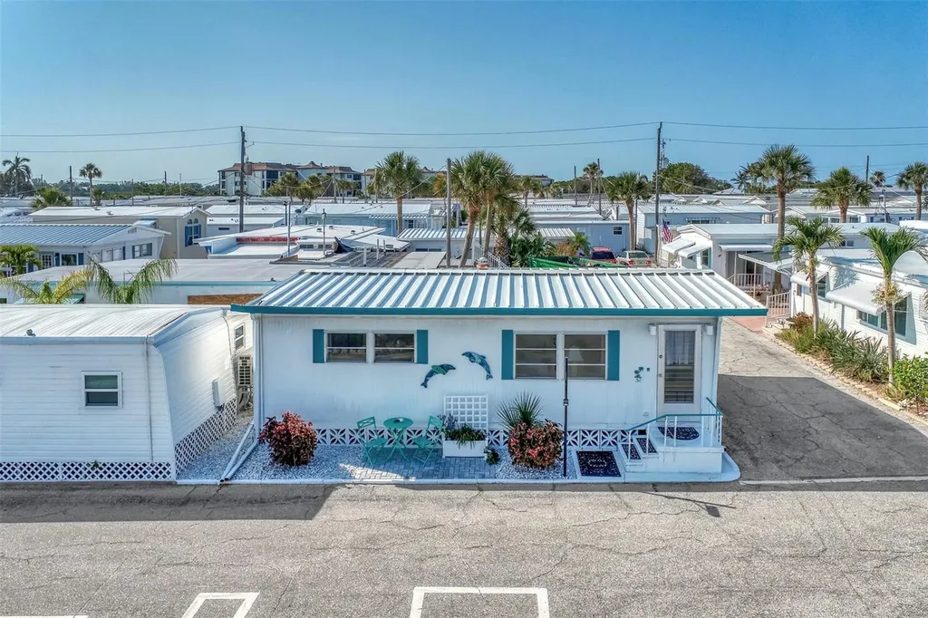 52 Twin Shores Boulevard Longboat Key FL 34228