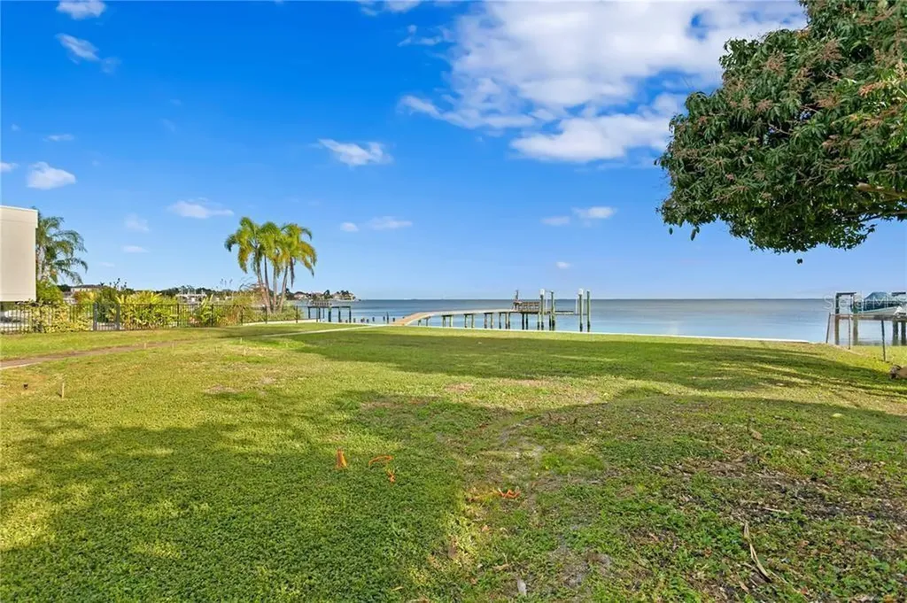 4527 Bayshore Boulevard NE St Petersburg FL 33703