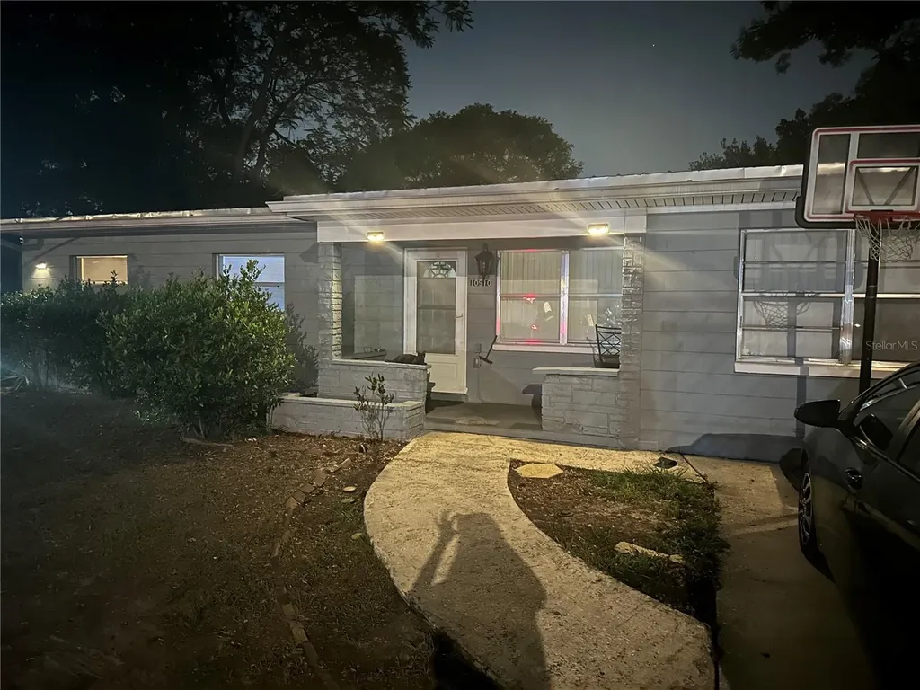 10910 N Annette Avenue Tampa FL 33612