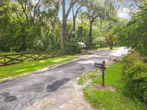 1600 NE 180th Street Citra FL 32113