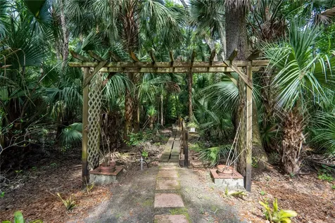 2825 Lake Drive Deland FL 32720