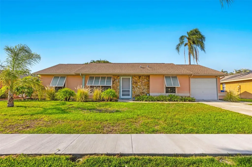 6506 34th Avenue W Bradenton FL 34209