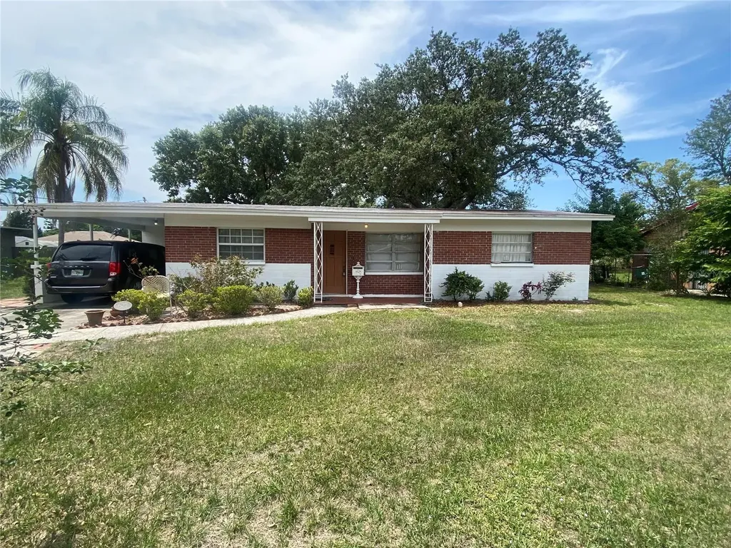 627 Mullen Avenue Haines City FL 33844