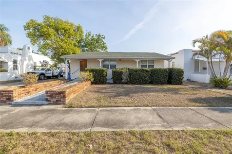 2837 18th Avenue N St Petersburg FL 33713