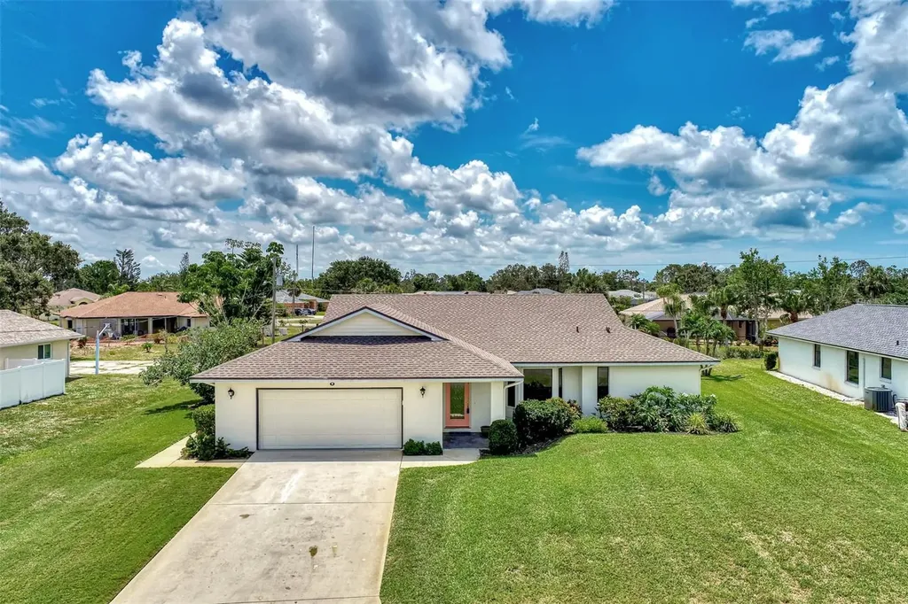 8 Charleston Circle Englewood FL 34223