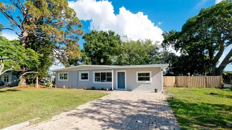 2815 39th Avenue W Bradenton FL 34205