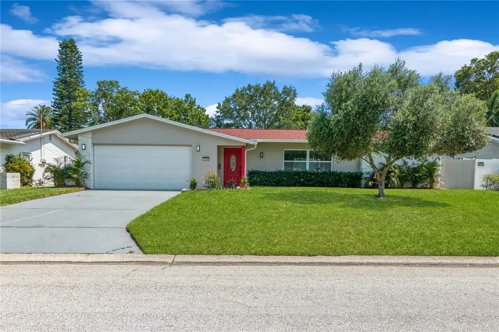 1546 69th Place S St Petersburg FL 33705