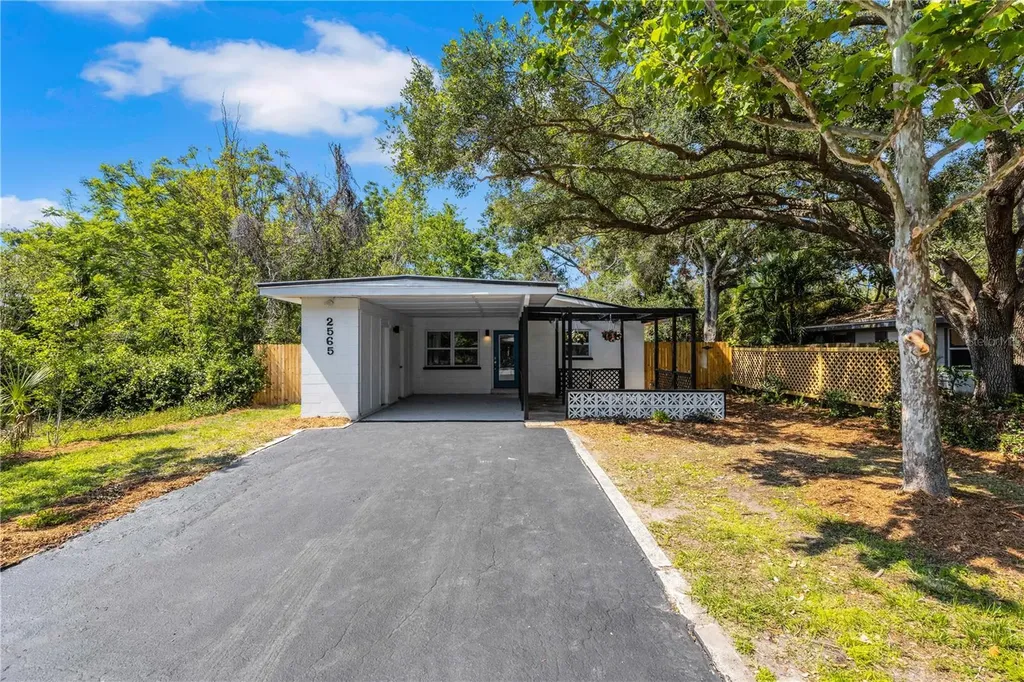 2565 Browning Street Sarasota FL 34237