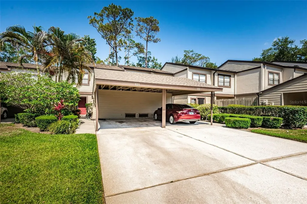325 Woods Landing Trail Oldsmar FL 34677