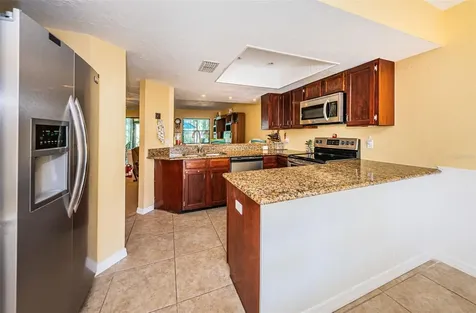 325 Woods Landing Trail Oldsmar FL 34677