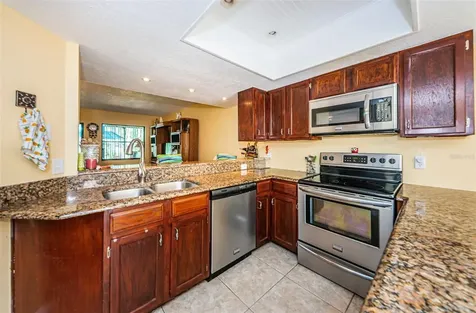 325 Woods Landing Trail Oldsmar FL 34677