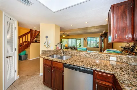 325 Woods Landing Trail Oldsmar FL 34677