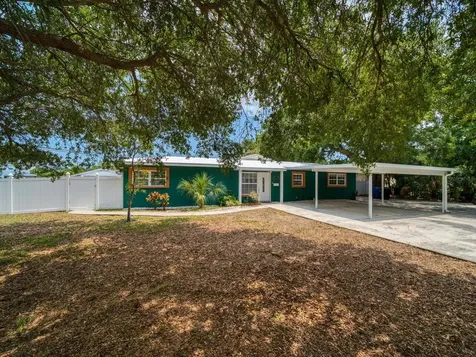 7691 10th Street N St Petersburg FL 33702