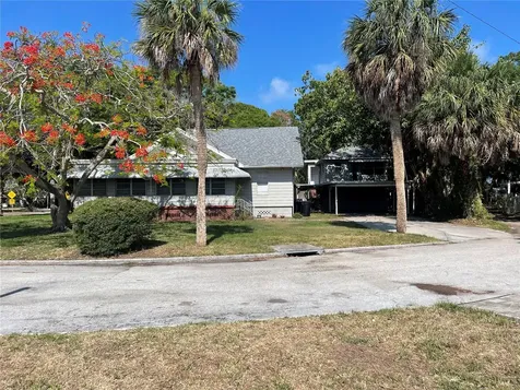 201 39th Avenue S St Petersburg FL 33705