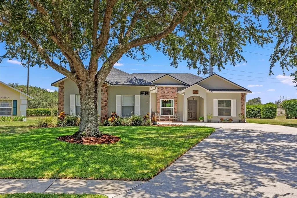 6410 Laurelwood Drive Zephyrhills FL 33542