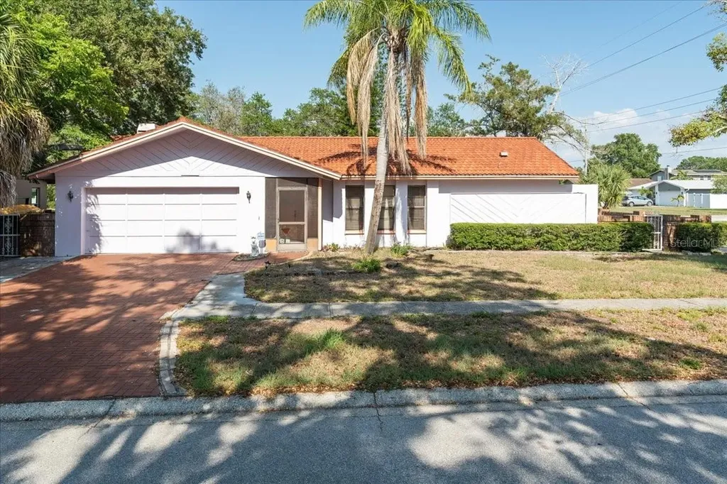 2001 Kamensky Road Clearwater FL 33763