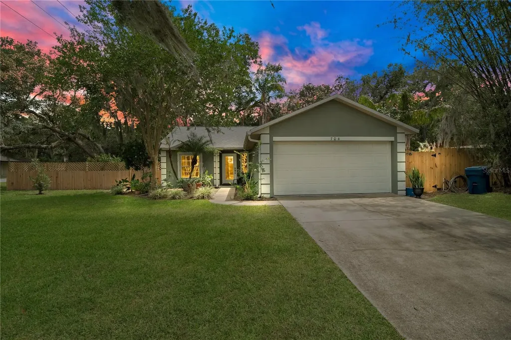 704 W Wisconsin Avenue Orange City FL 32763