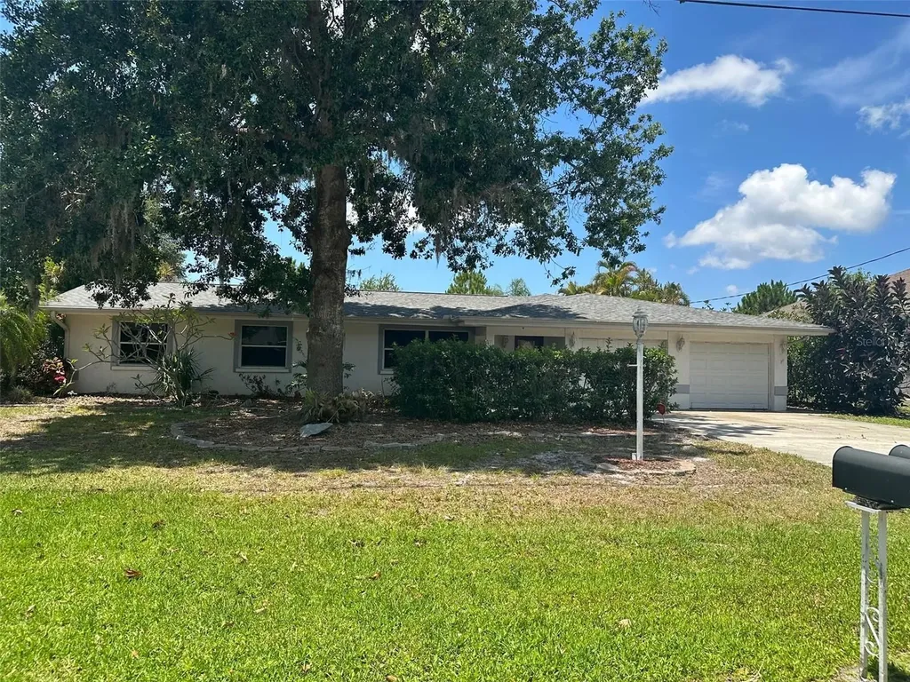 1960 Rolling Green Circle Sarasota FL 34240