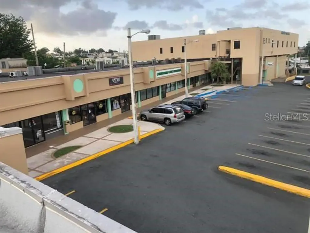 Forest Hills Pr-167 Int. Cll-15 Bayamon PR 00959