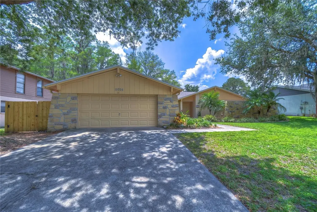 15705 Gardenside Lane Tampa FL 33624