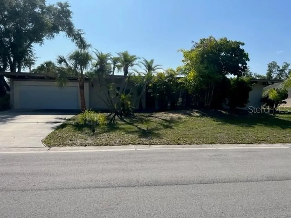 2325 River Ridge Drive Sarasota FL 34239