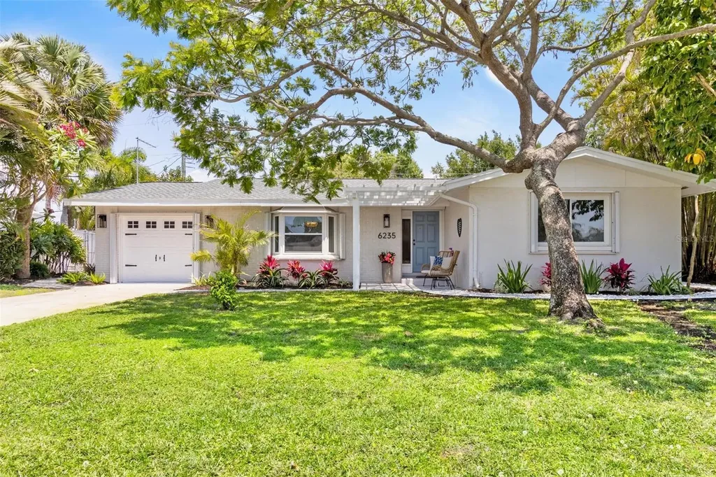 6235 Fordham Place Bradenton FL 34207