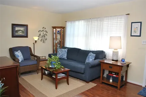 3271 36th Street N St Petersburg FL 33713