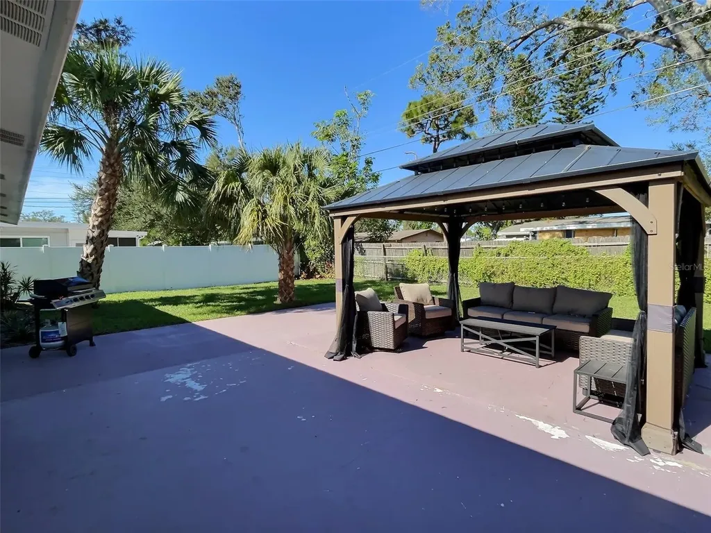 4658 Maceachen Boulevard Sarasota FL 34233