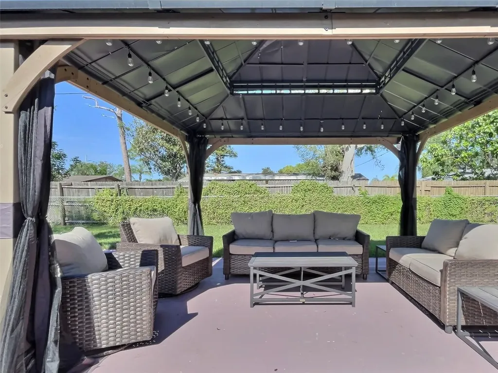 4658 Maceachen Boulevard Sarasota FL 34233
