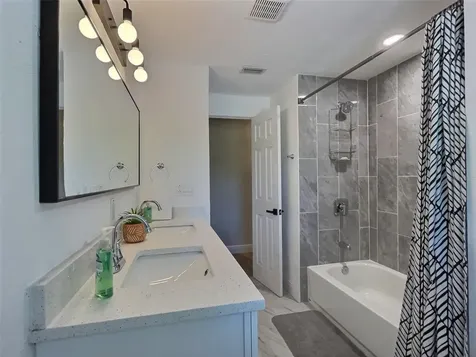 4658 Maceachen Boulevard Sarasota FL 34233