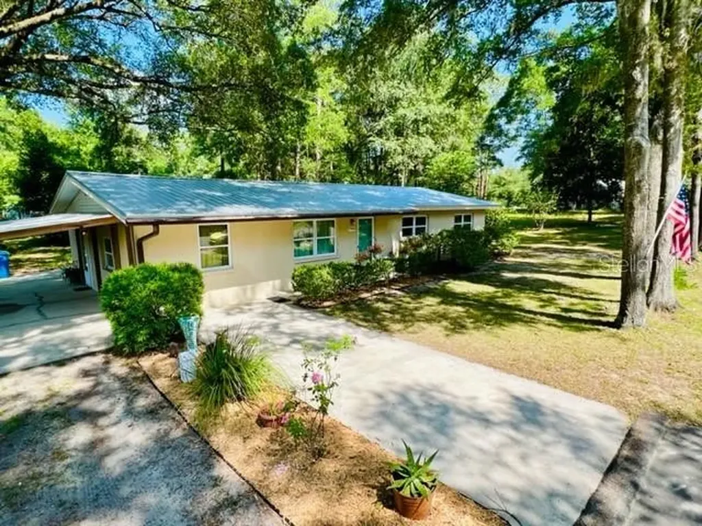 17016 NW 244th Street High Springs FL 32643