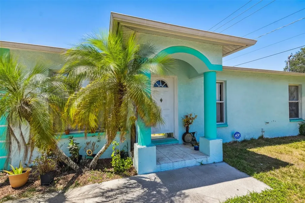 5124 N Gomez Avenue Tampa FL 33614