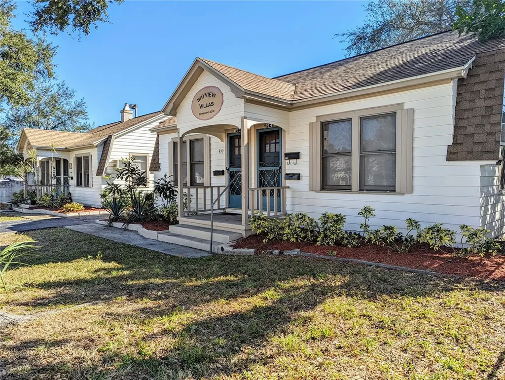 442 30th Avenue N St Petersburg FL 33704