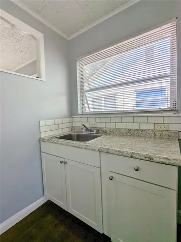 442 30th Avenue N St Petersburg FL 33704