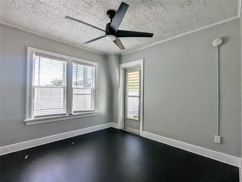 442 30th Avenue N St Petersburg FL 33704