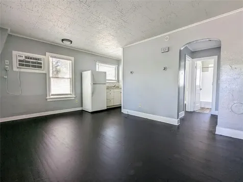 442 30th Avenue N St Petersburg FL 33704