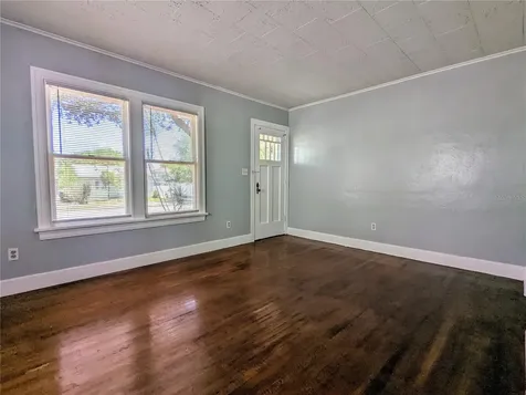 442 30th Avenue N St Petersburg FL 33704