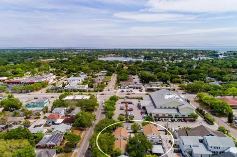 442 30th Avenue N St Petersburg FL 33704