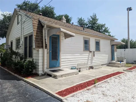 442 30th Avenue N St Petersburg FL 33704