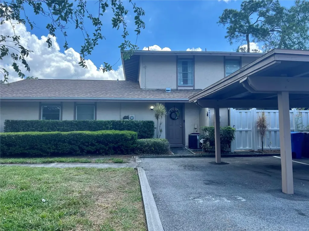 6911 Mexicala Court Tampa FL 33634
