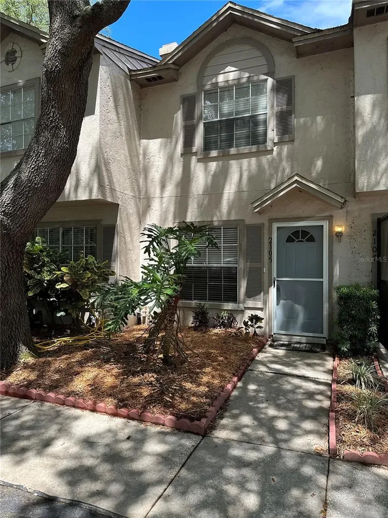 2105 Fletchers Point Circle Tampa FL 33613