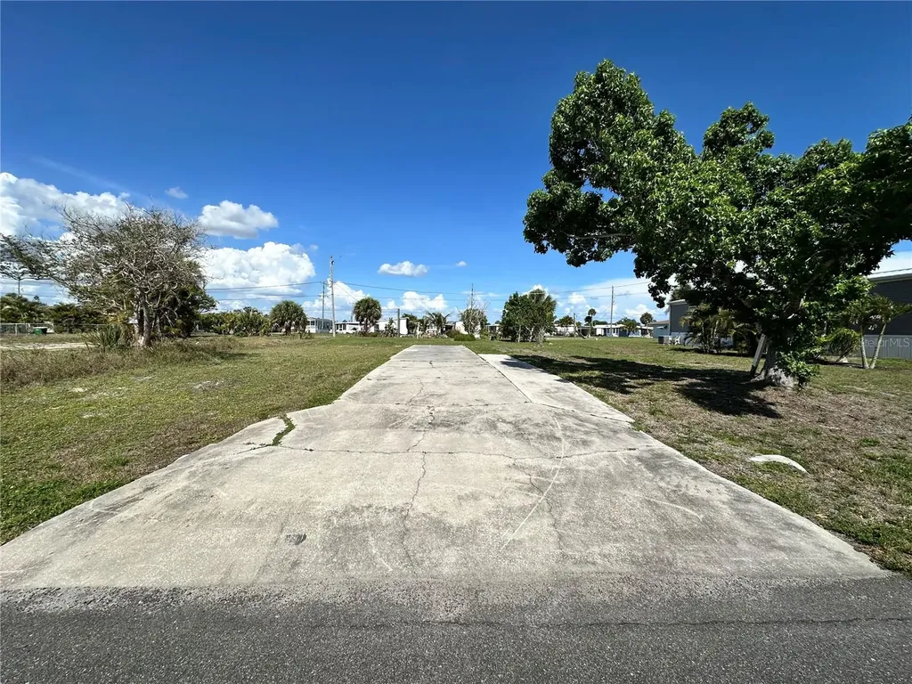 1427 Seagull Drive Englewood FL 34224