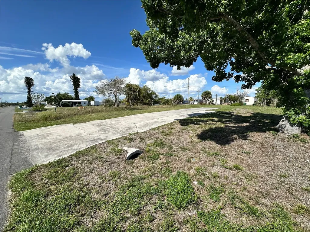 1427 Seagull Drive Englewood FL 34224