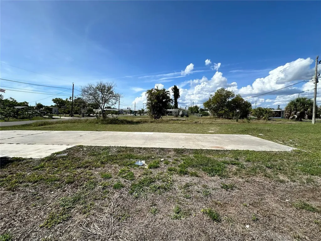 1427 Seagull Drive Englewood FL 34224