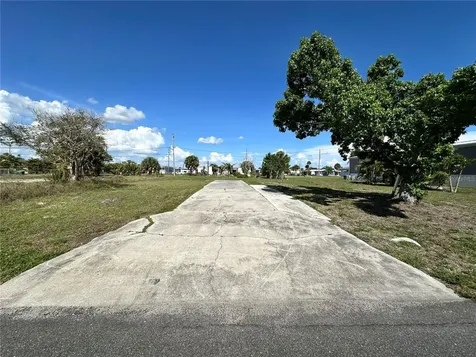 1427 Seagull Drive Englewood FL 34224