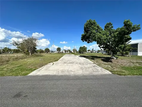 1427 Seagull Drive Englewood FL 34224