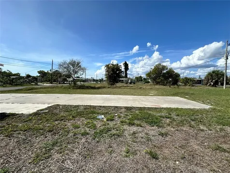1427 Seagull Drive Englewood FL 34224