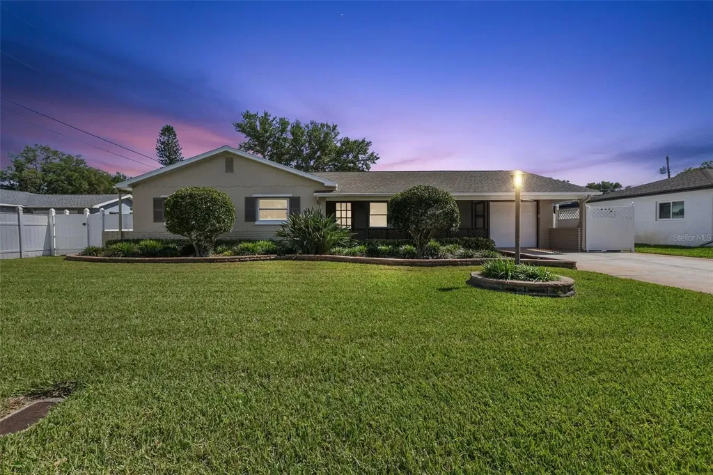 6212 28th Avenue N St Petersburg FL 33710