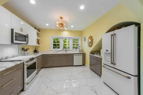 208 75th Street Holmes Beach FL 34217