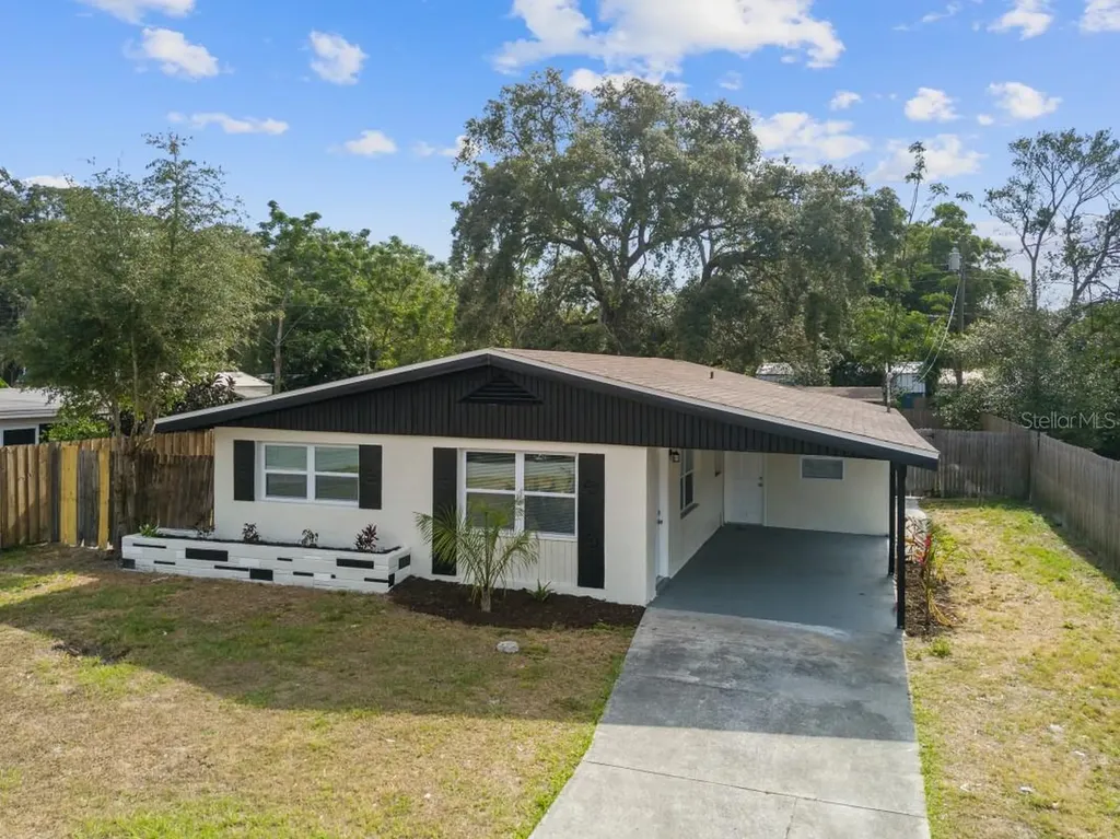 1852 Hacienda Way Holiday FL 34690